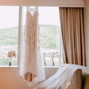 BHLDN size 4 Ivory Wedding Dress